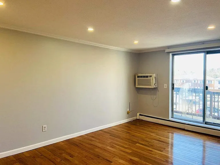 144 Kenrick St #34 — Photo 3