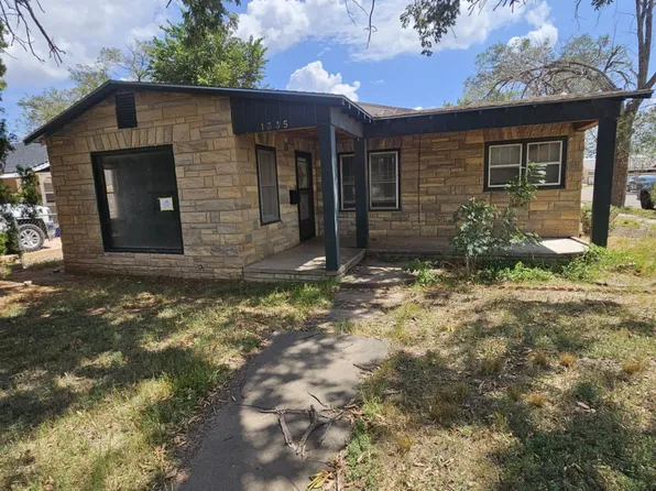 1335 S Avenue F, Portales, NM 88130