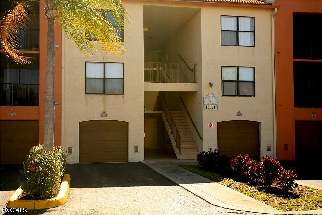2 bed, 2.0 bath, 980 sqft, $1,499 — Photo 1