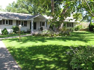 429 White Oak Dr, West Saint Paul, MN 55118