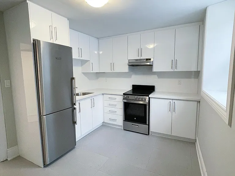 345 Gladstone Ave #1 — Photo 7