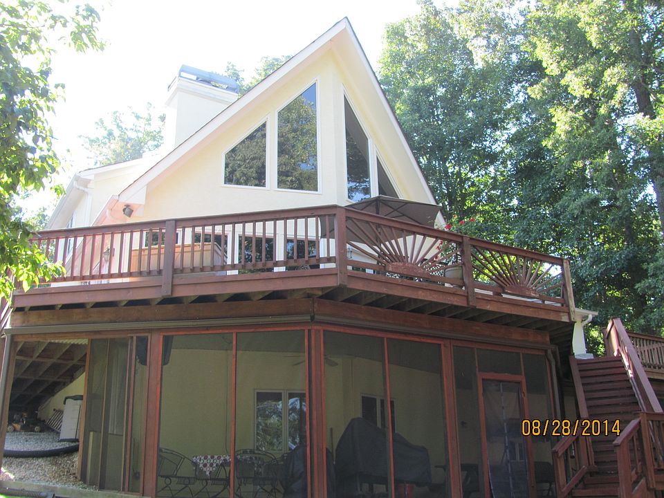 Fantastic Lakefront Home!