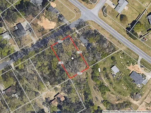 1352 Sommerset Dr, Lawrenceville, GA 30043