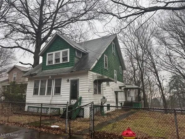 1285 Sunrise Dr, Akron, OH 44307