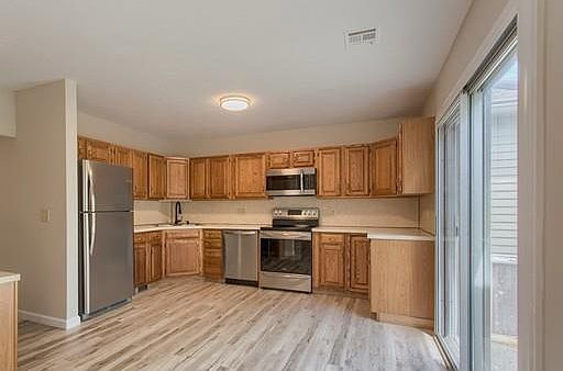 3rd image of 307 Ridgefield Cir #C
