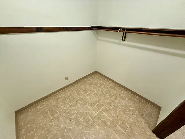 225 W Lincoln Ave — Photo 4