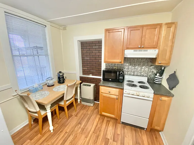 44 Sherman St — Photo 11