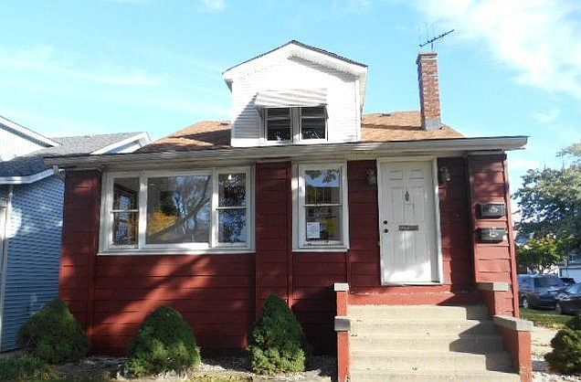 1st image of 4900 W Wrightwood Ave