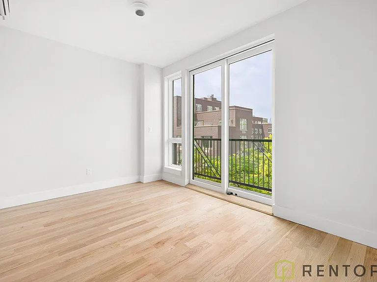 22 Frost St #405 — Photo 10