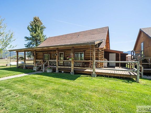 3rd image of 102 Valley Dr