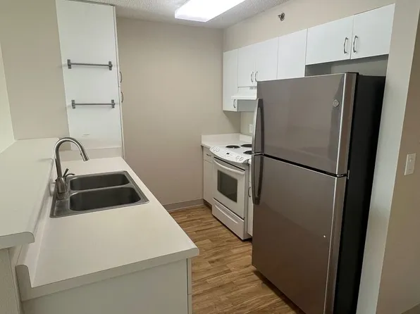 3009 Ala Makahala Pl, Honolulu, HI