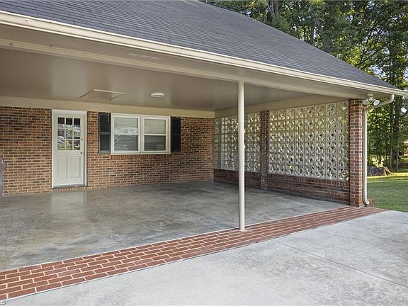 4th image of 2510 Westover Dr