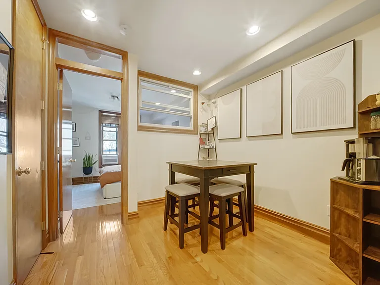 175 15th St #4L — Photo 6