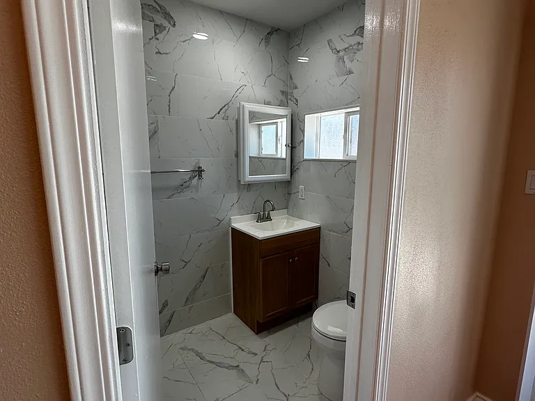 private restroom in bedroom #3