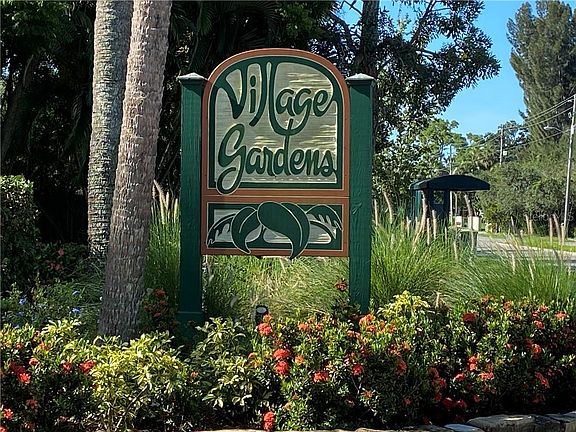 3rd image of 4960 Village Gardens Dr