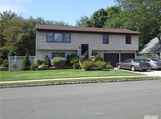 52 Cullen Ave, Islip, NY 11751