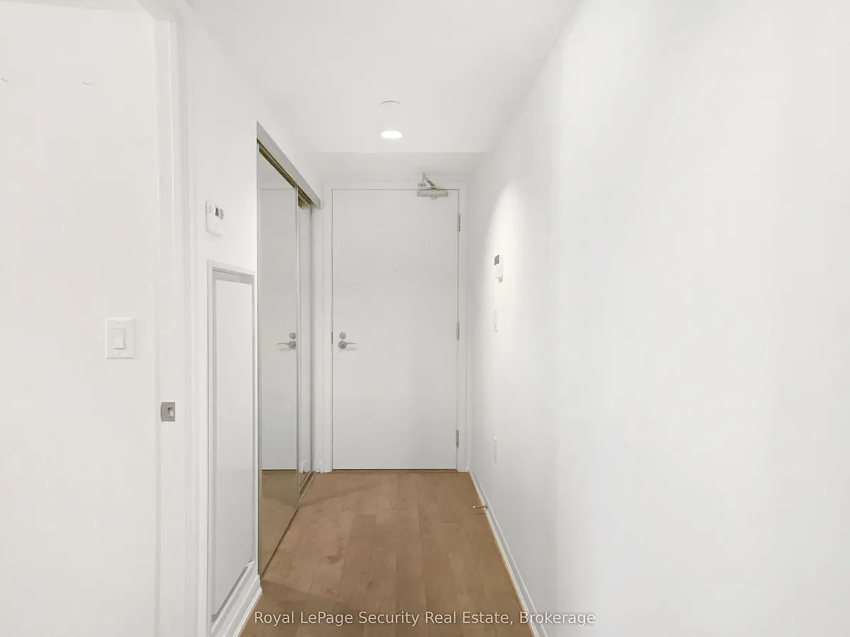 Building Photo - 3091 Dufferin St #1204