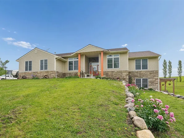 2115 NE 112th St, Mitchellville, IA 50169