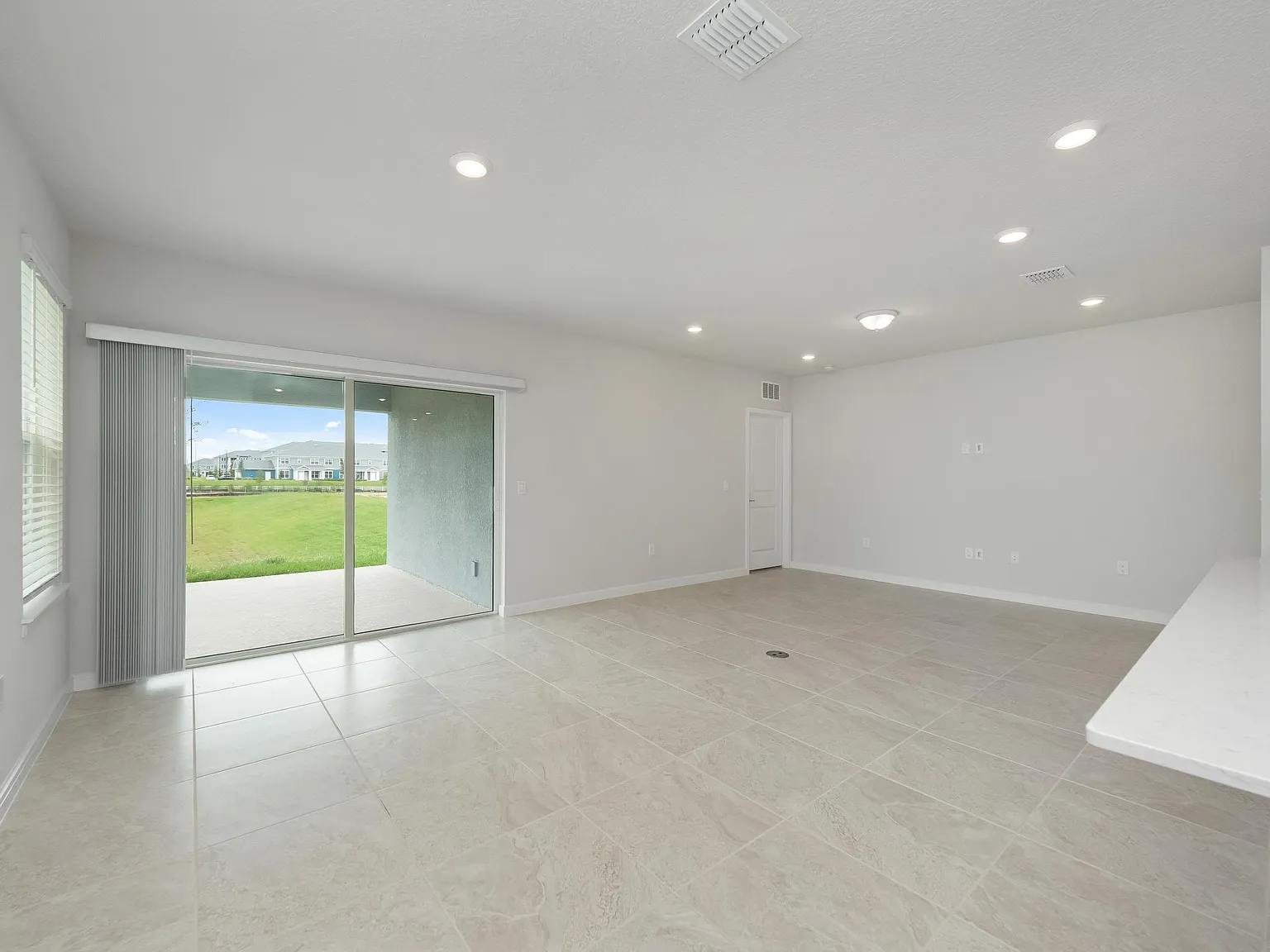 4 bed, 1580 sqft, $2,275 — Photo 3