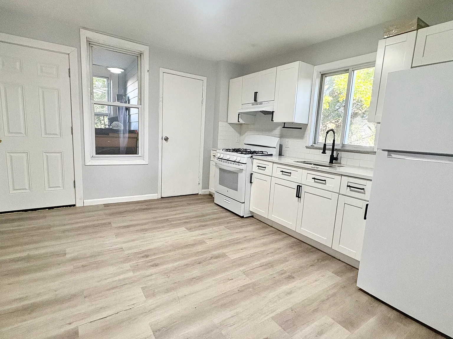 2 bed, $2,000 — Photo 3