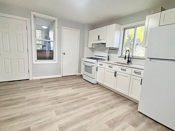 3rd image of 41 Halstead St #2R