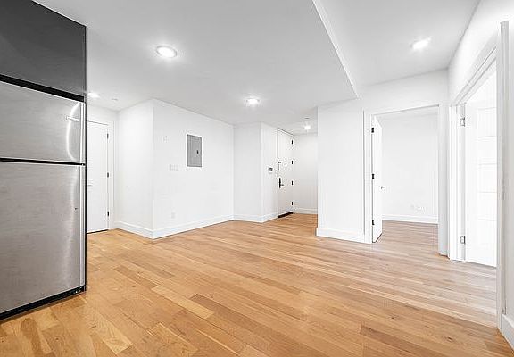 3rd image of 204 Linden Blvd #5H