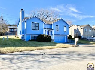 3635 SW Skyview Dr, Topeka, KS 66614