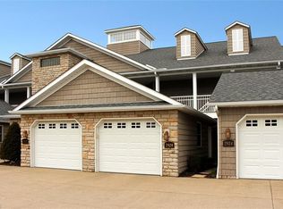 2928 Whispering Shores Dr, Vermilion, OH 44089