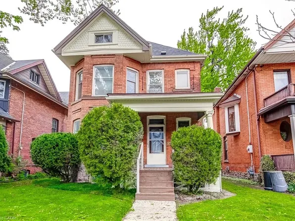 18 Fairleigh Cres, Hamilton, ON L8M 2K9