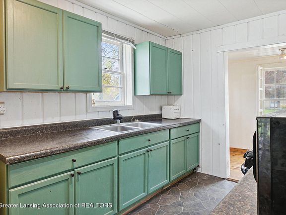 5th image of 528 Foote St