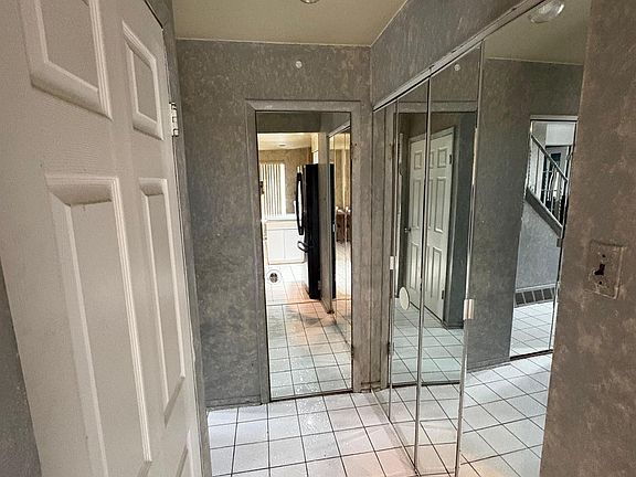 4th image of 152 Rennard St