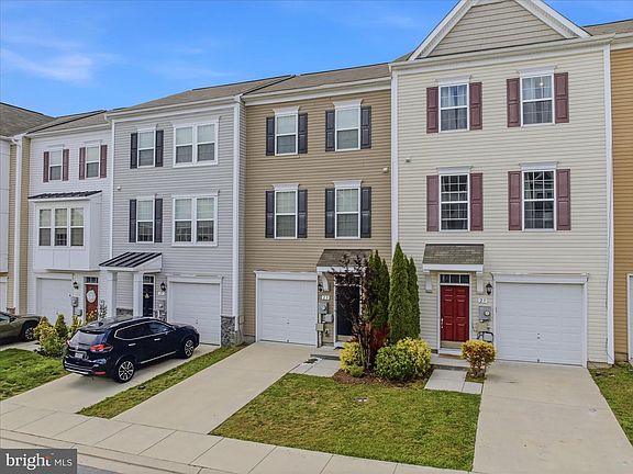 4th image of 23 Landis Ct