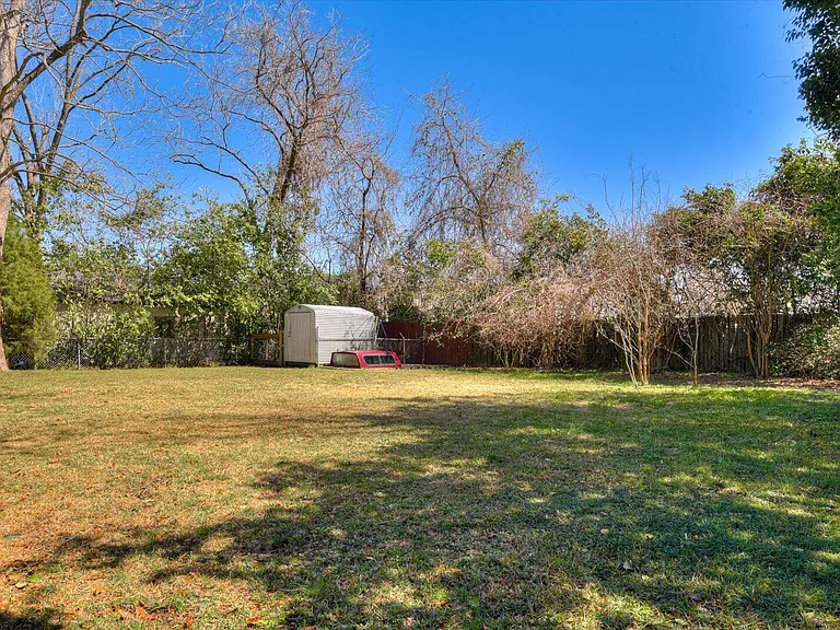 126 Horry St SE — Photo 38