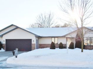 N3977 Shamrock Cir, Freedom, WI 54913