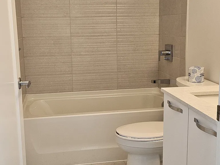 75 James St S #1602 — Photo 14