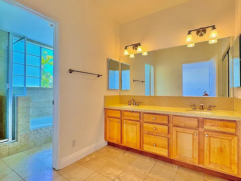 11812 Gorham Ave #Penthouse 1 — Photo 38