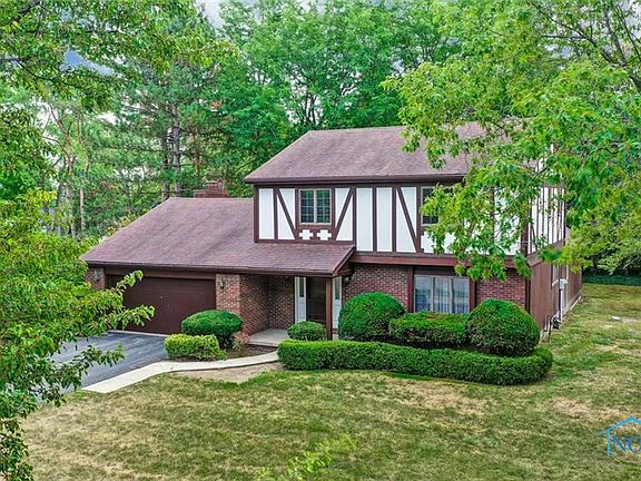 2nd image of 842 Heathermoor Ln