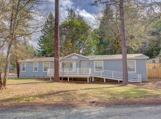 299 Hamilton Ave, Cave Junction, OR 97523