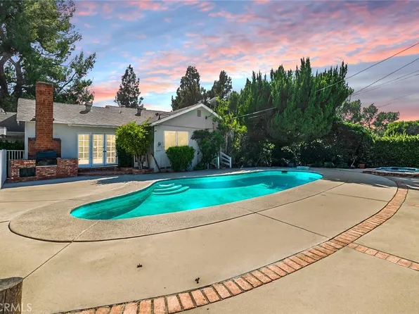 18351 San Fernando Mission Blvd, Porter Ranch, CA 91326