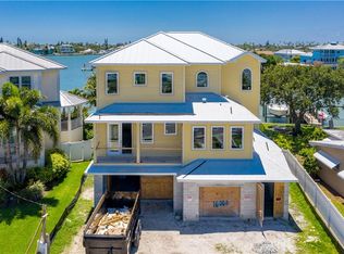 16008 5th St E, Redington Beach, FL 33708