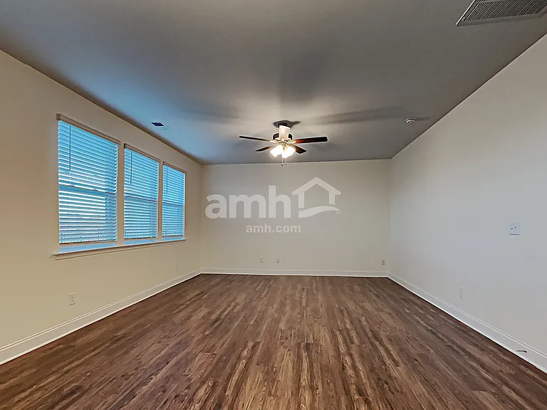 144 Twin River Dr — Photo 10
