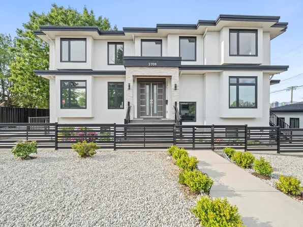 3709 Avondale St, Burnaby, BC V5G 1N8