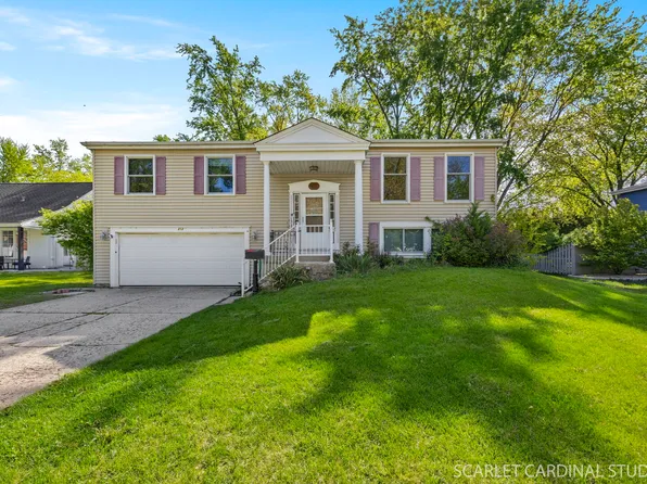 212 S River Rd, Naperville, IL 60540