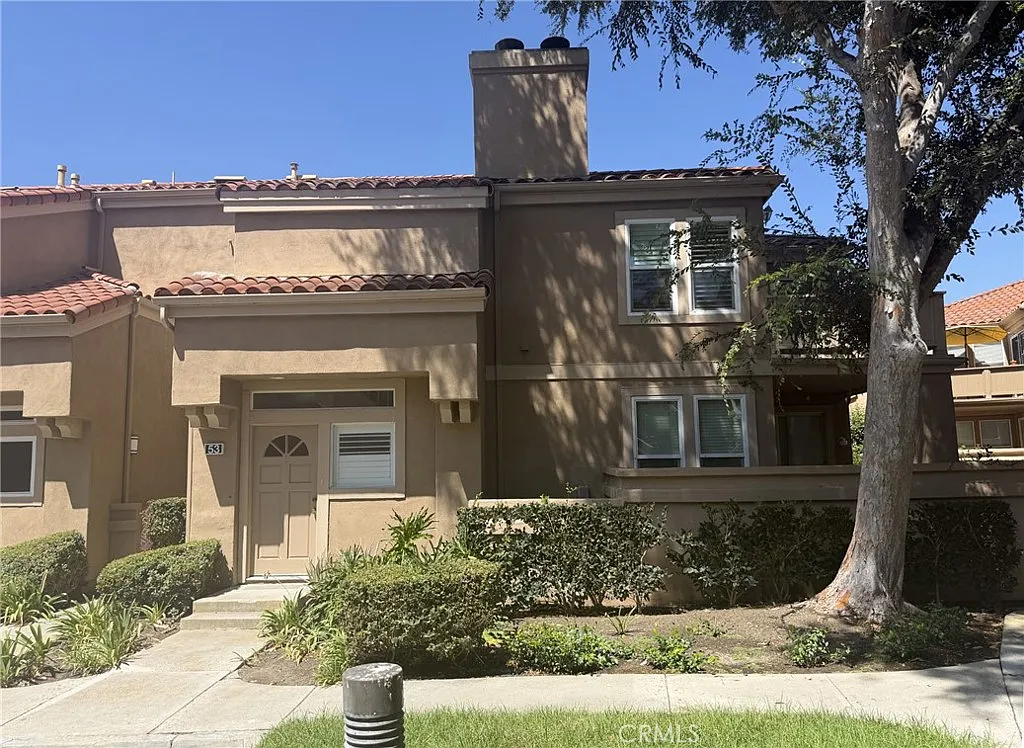 3 bed, 2.0 bath, 1679 sqft, $3,990 — Photo 1