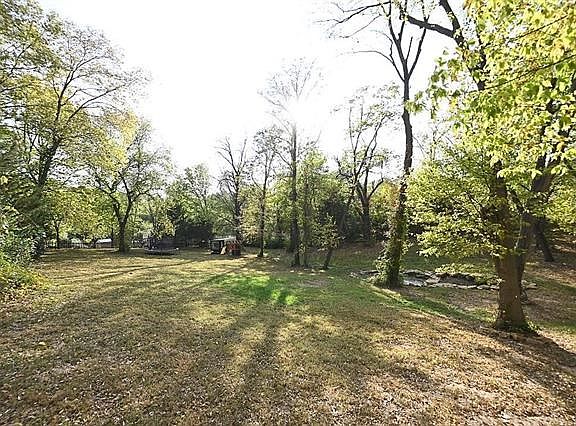 4th image of 210 3rd St