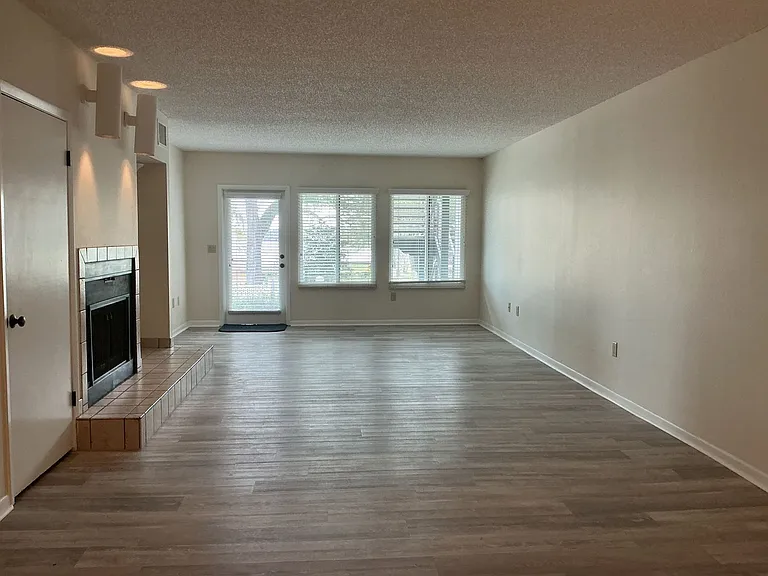 1 Lake Hollingsworth Dr #2 — Photo 6
