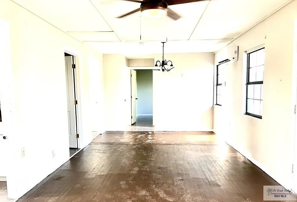2 bed, 1.0 bath, 800 sqft, $900 — Photo 4