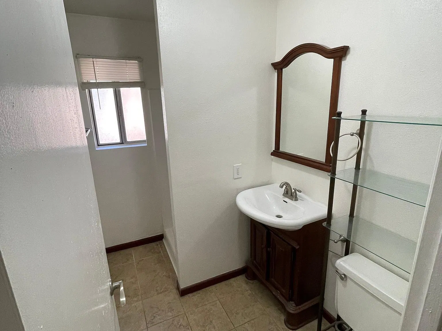 772 Modesto Ave — Photo 4