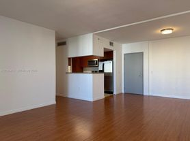 36 NW 6th Ave