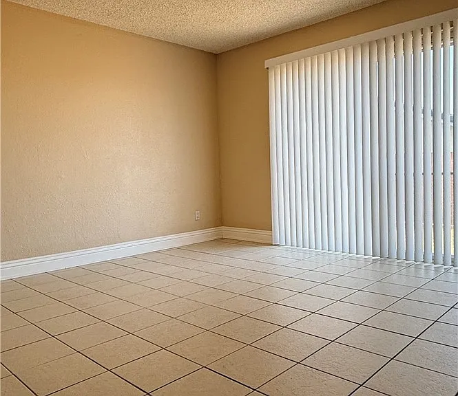 10275 Banyan St — Photo 7
